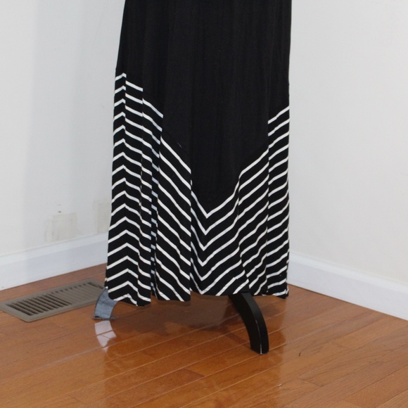 Liz Lange, maxi dress with detachable belt. NWT - Picture 6 of 10